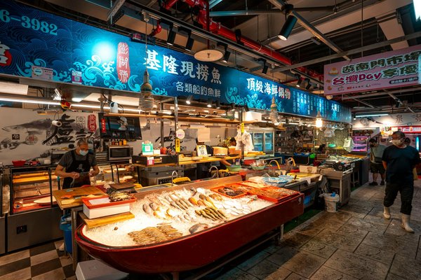 Quelles sont les techniques de marinades qui rehaussent le goût des viandes et poissons ?