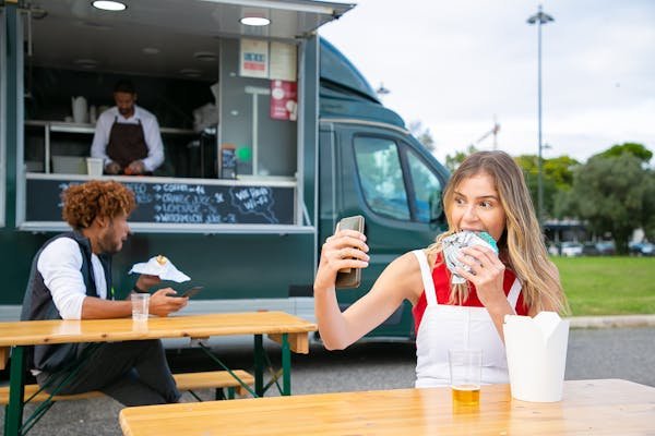 Découvrez les meilleurs burgers artisanaux à reims dans un food truck